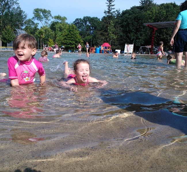 Tanit and Everleigh Splashing Around