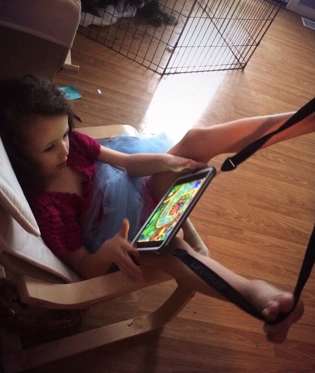 Tanit exercises while playing